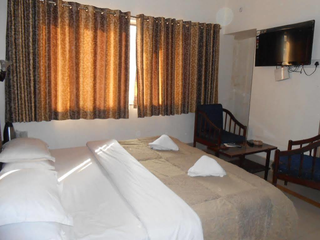 Hotel Heera International Calcutta  Esterno foto
